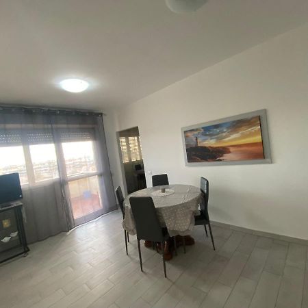 Grande, Vista Mare A 2 Passi Dalla Spiaggia ลิโด ดิ ออสเตีย ภายนอก รูปภาพ